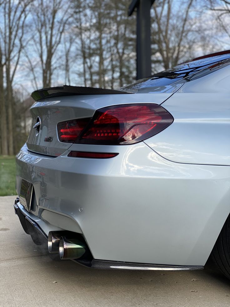 V Style Carbon Fiber Rear Trunk Spoiler - BMW F12 F13 F06 M6 & 6 Series Gran coupe